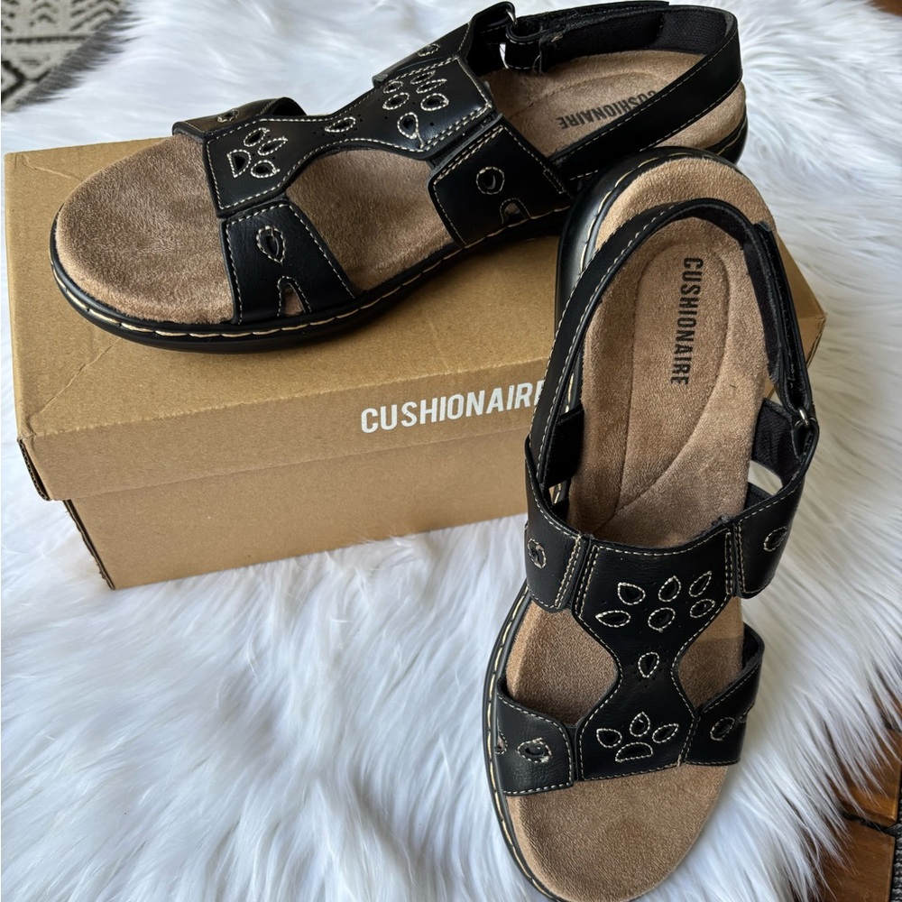 Cushionaire Briar Black Leather Sandals New in Box size 7.5